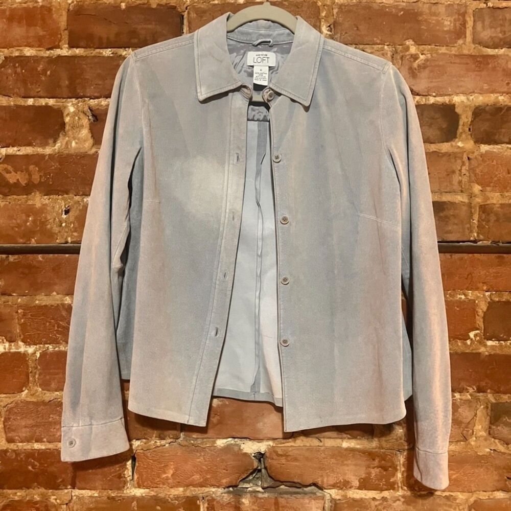 Ann Taylor Loft size 6 100% leather light gray shirt jacket